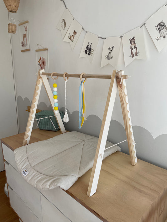 Gimnasio de madera diseño ondeado