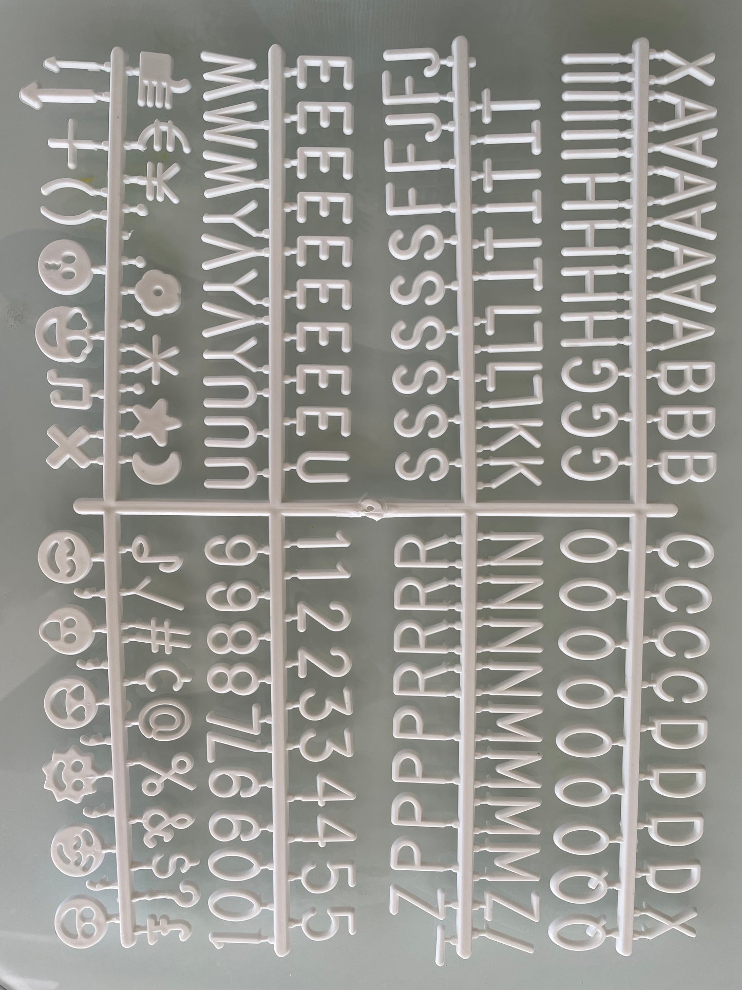 Tablero de letras de madera